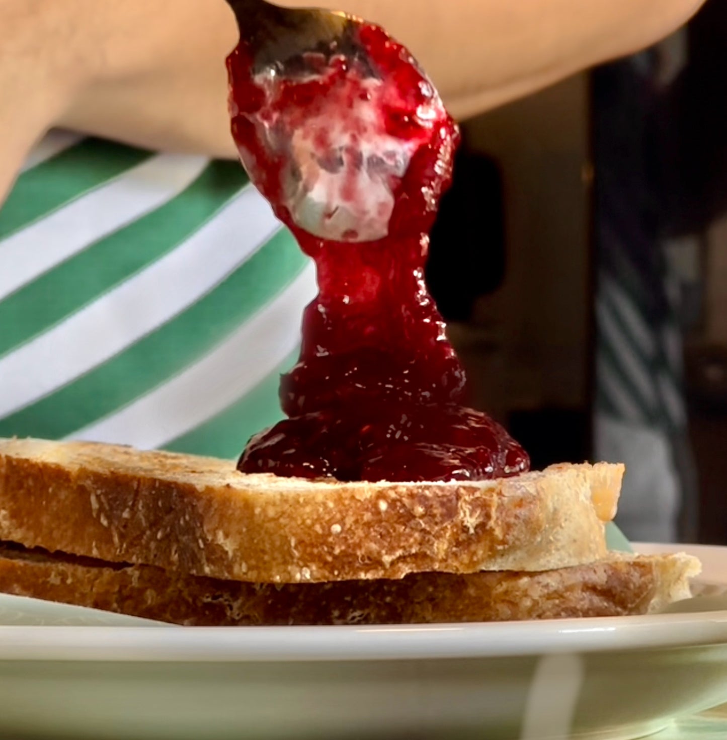 Homemade raspberry jam 100 g. (แยมแรสเบอร์รีโฮมเมด 100 กรัม)