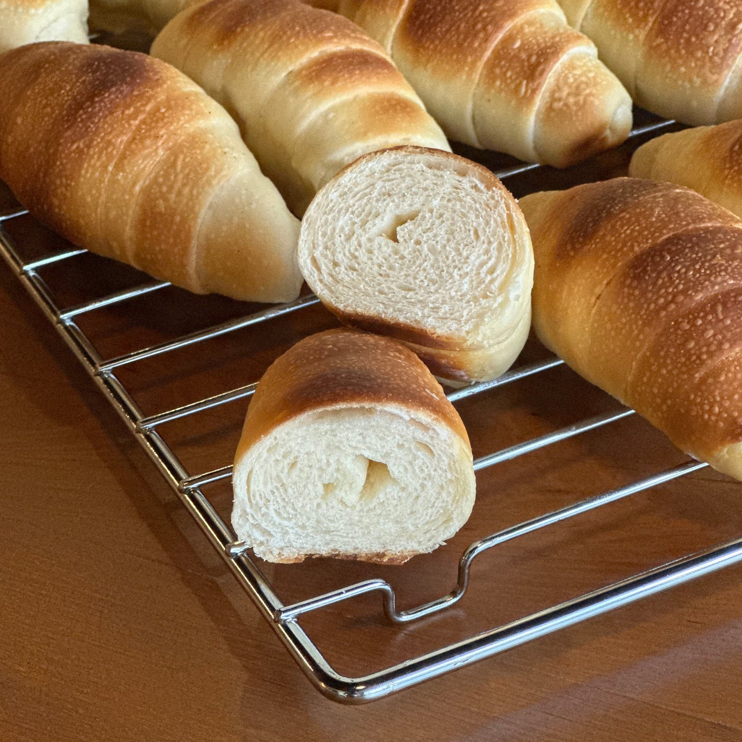 ขนมปังเนยยีสต์ธรรมชาติ (Sourdough butter bread)